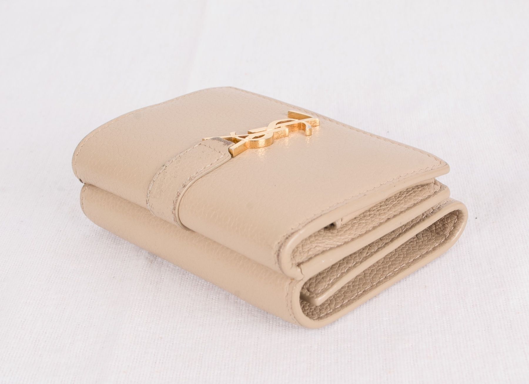 Saint Laurent Portemonnaie: AUTH SAINT LAURENT CASSANDRA LEATHER TRIFOLD WLT – Gebraucht aus Lausanne von Lamedusac 4