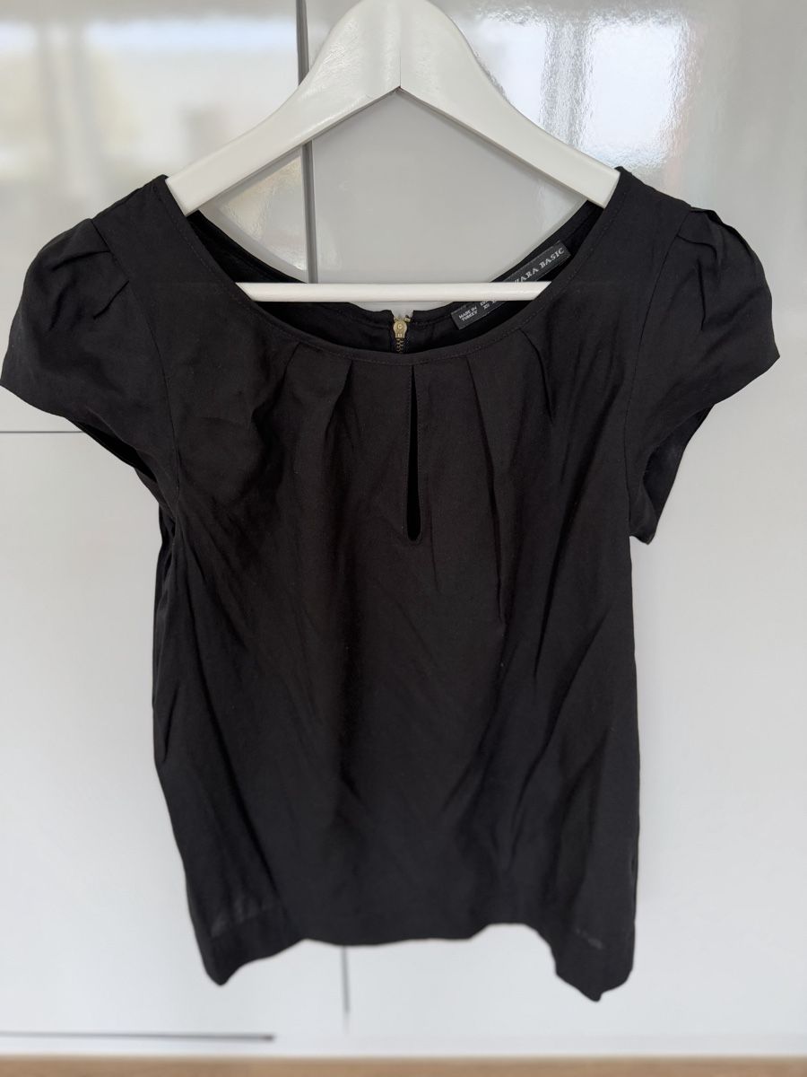 Zara Top: Zara Basic Top, schwarz, Gr. XS - Top Zustand! – Usato da Küsnacht ZH venduto da ToddyGinger