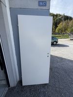 Aufschraub-Blendrahmentüre innen weiss lackiert