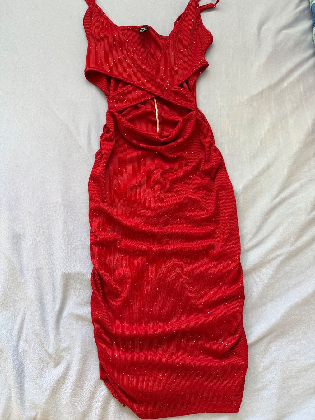 Shein Robes: Rotes Glitzerkleid – Neuf (Voir description) à Zollikerberg par Andrea_2003