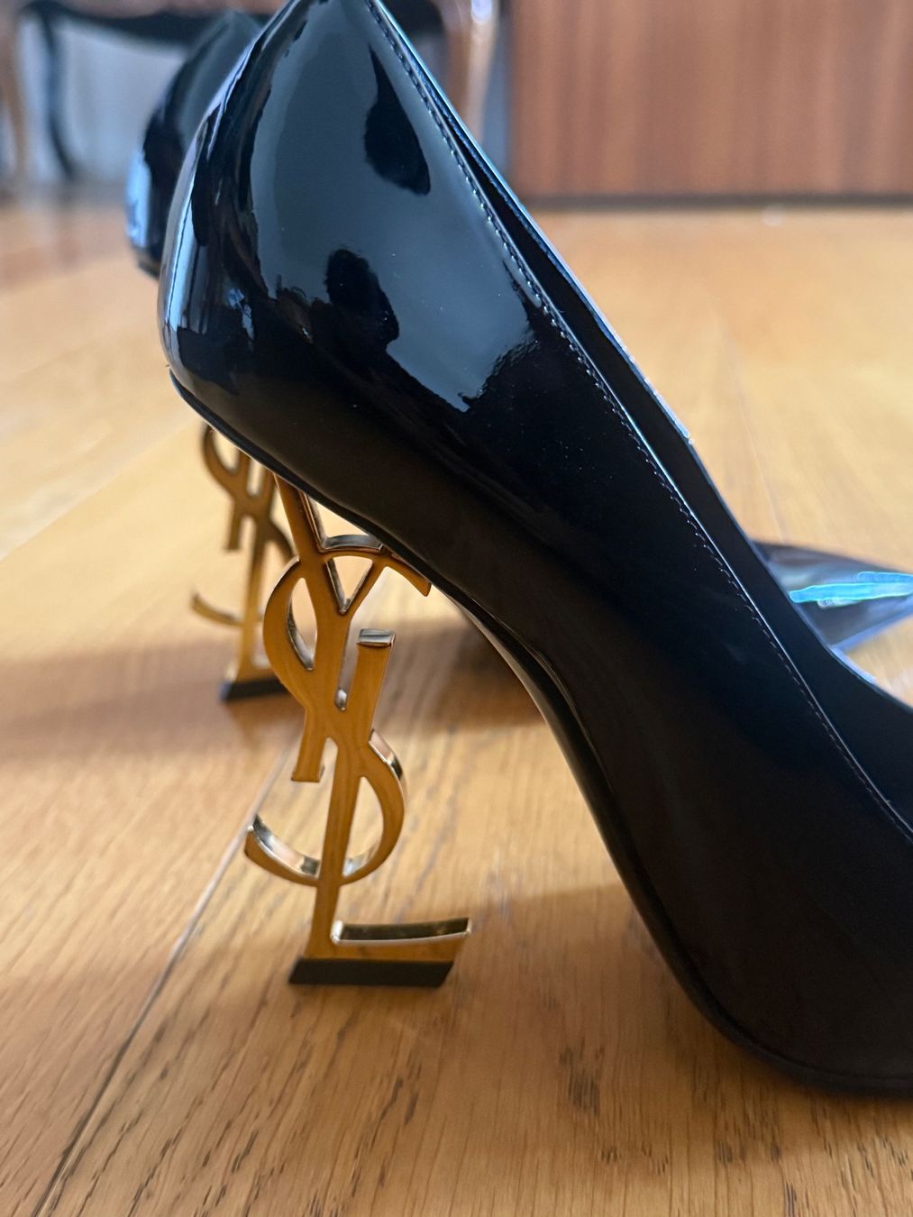 Saint Laurent Damenschuhe: YSL patent pumps size 39 – Gebraucht aus Zürich von ste_8889 1