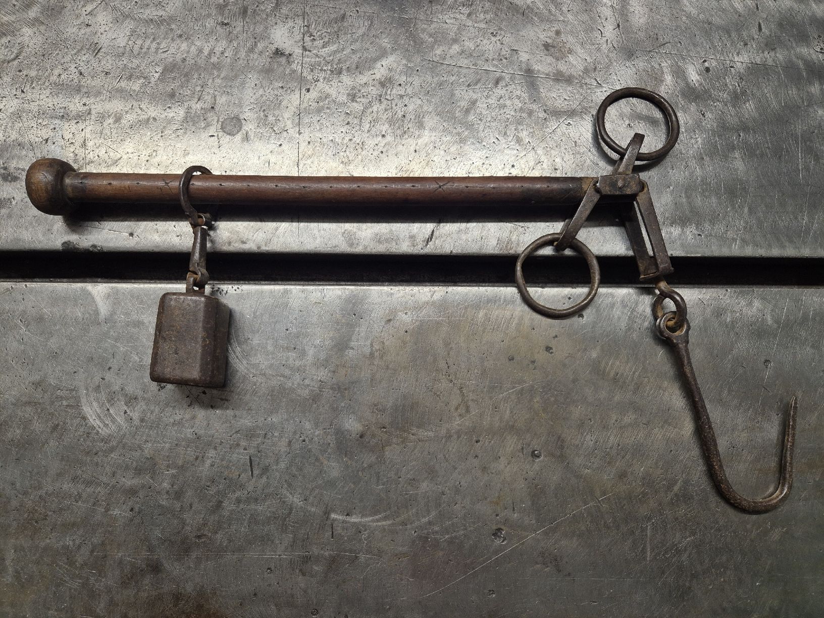 Bilance e pesi: Balance ancienne – Usato da Le Locle venduto da CHEGUA