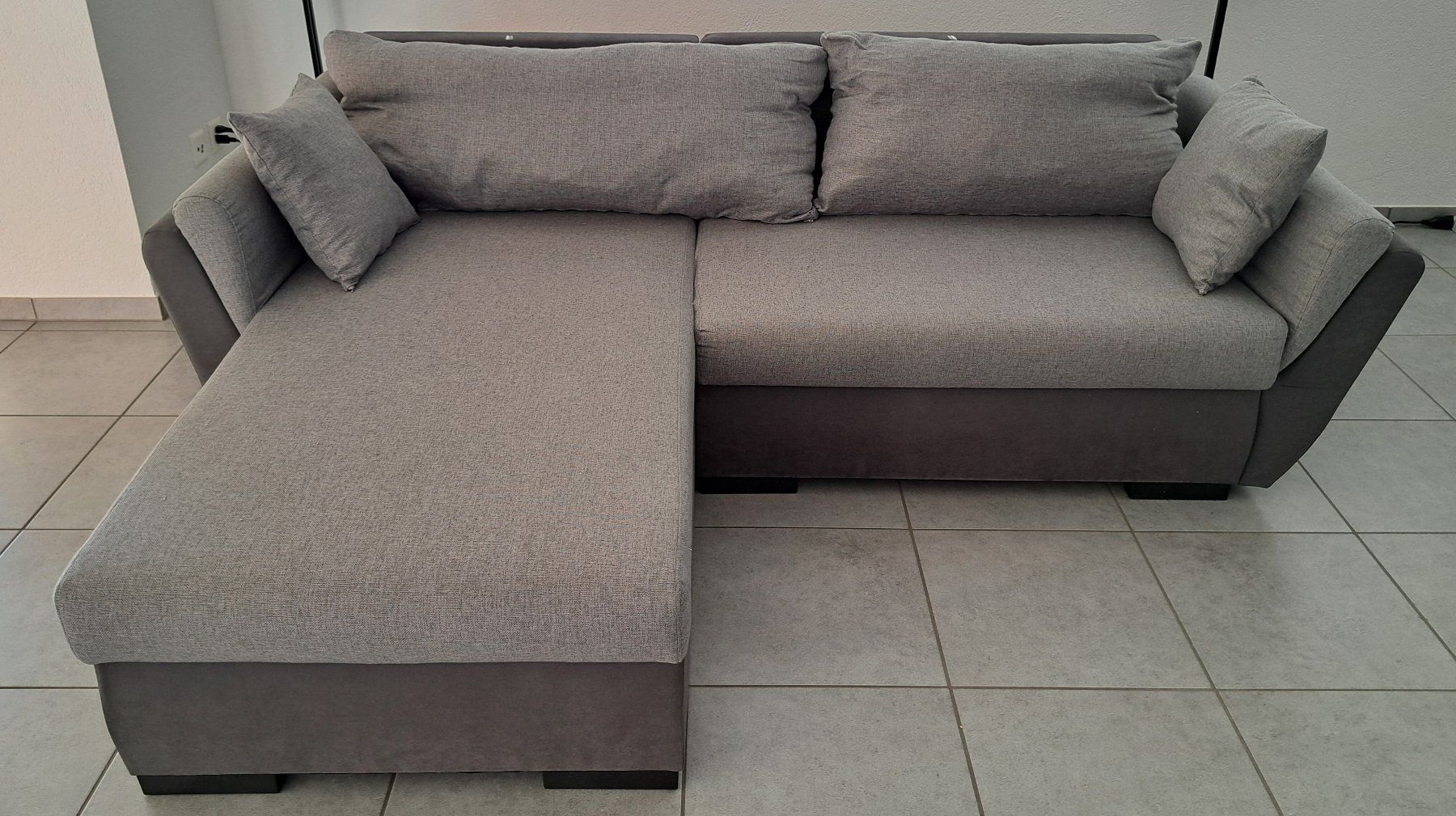 Sofas: Ecksofa – Gebraucht aus Studen BE von Zellnott