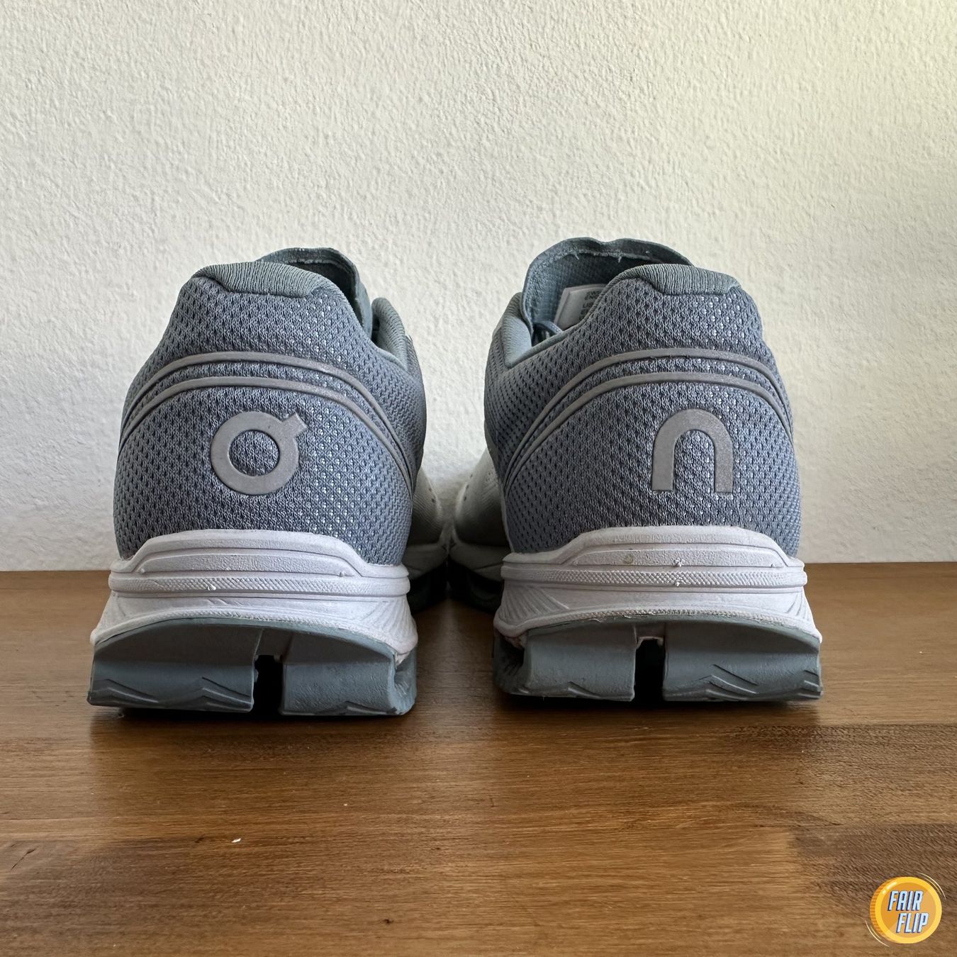 On Scarpe da donna: On Cloudsurfer Damen-Laufschuhe Gr. 38.5 – Usato da Luzern venduto da fairflip 2