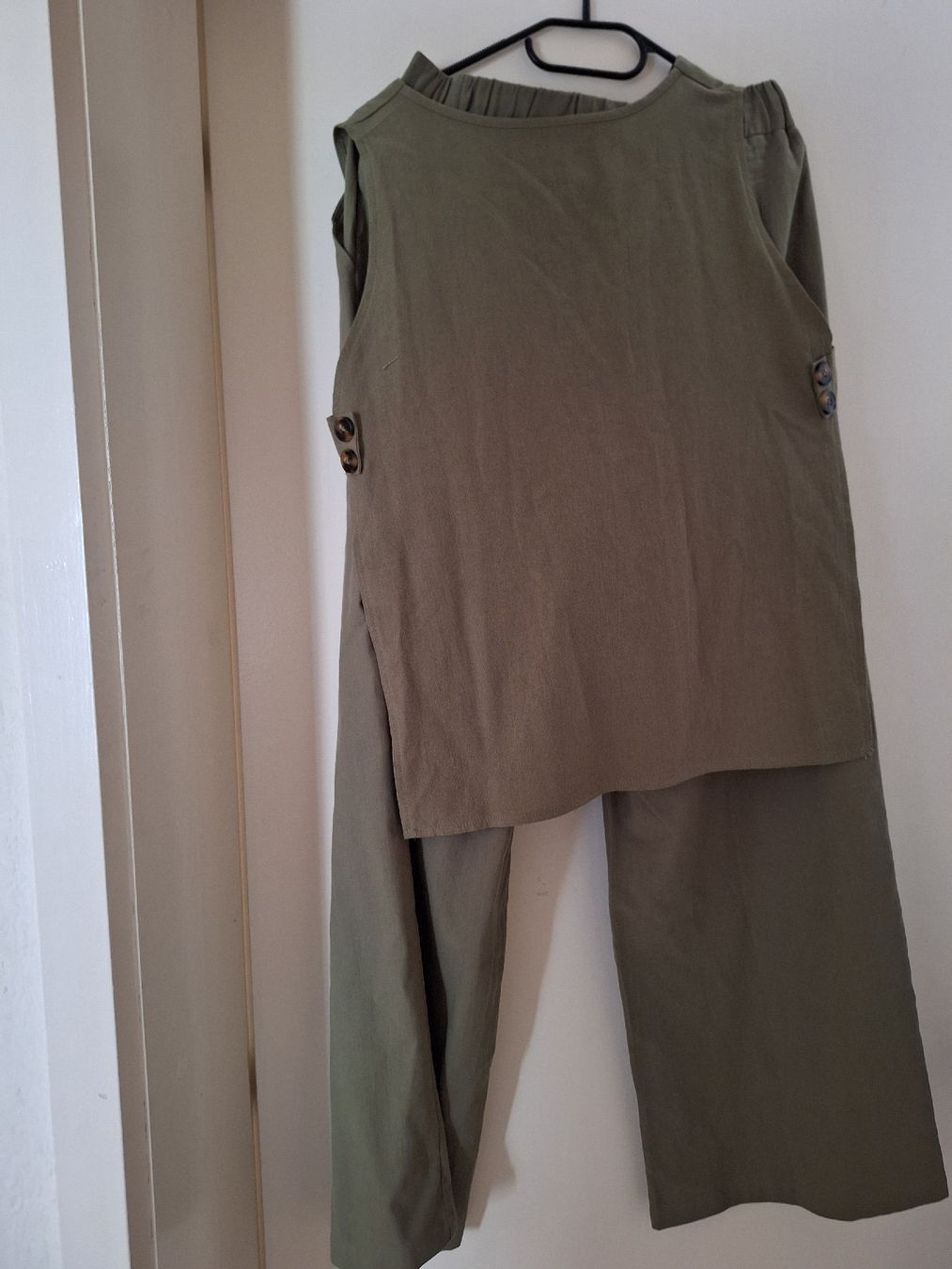 Lotti di vestiti: Ensemble haut & Pantalon – Nuovo (secondo la descrizione) da Fribourg venduto da car_6vvs 2