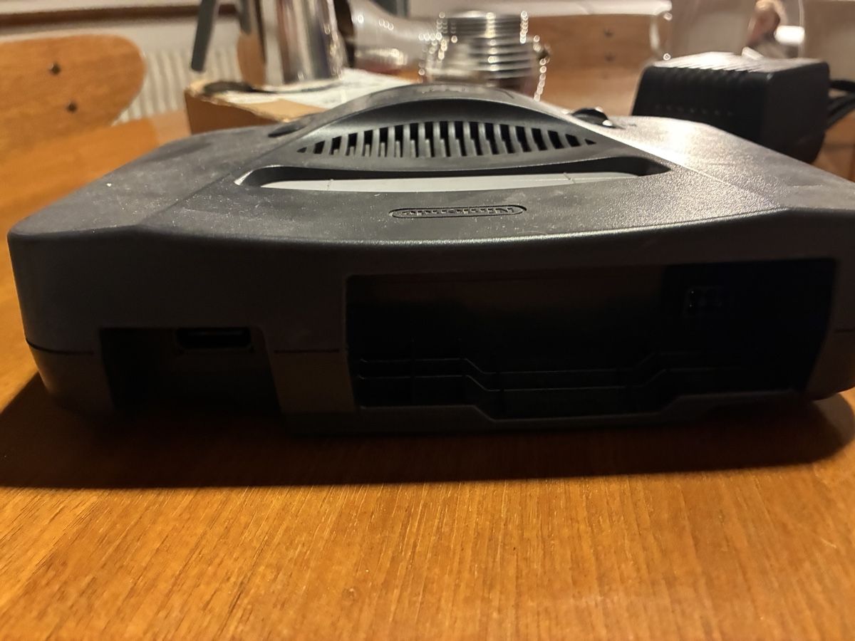Nintendo Konsolen: Nintendo 64 Konsole mit 2 Spielen  – Gebraucht aus Bern von two_8vqk 3