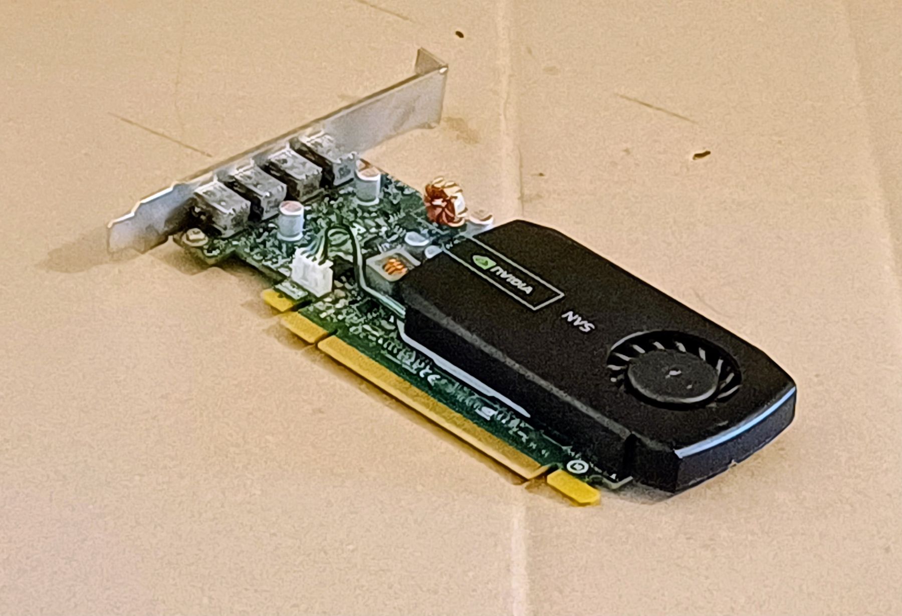 Nvidia Schede grafiche: Nvidia NVS 510 - 4 Monitore Unterstützung - Low Profile – Usato da Zürich venduto da Stylz79 2
