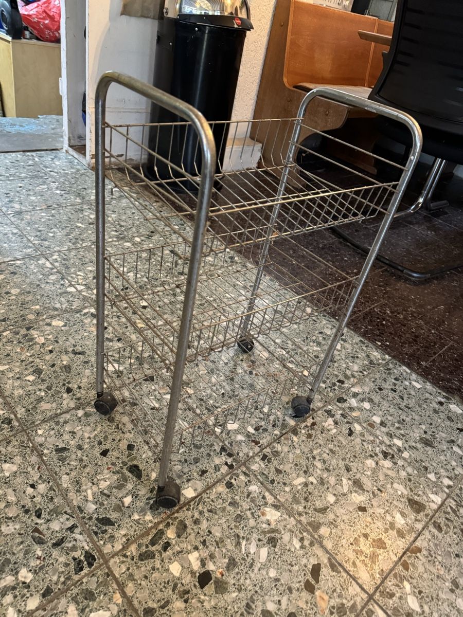 Culle: Wagen Möbel  – Usato da Dübendorf venduto da Sachs621 1
