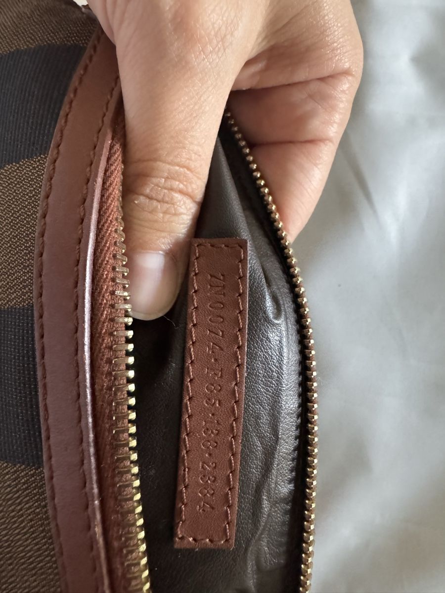 Fendi Custodie per cosmetici: Beauty case fendi – Usato da Basel venduto da frr_y9zm 1