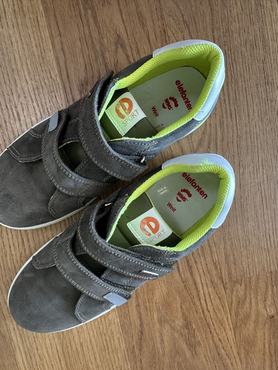 Elefanten Schuhe für Jungen: Coole Jungenschuhe Gr. 35, Elefanten, Leder – Gebraucht aus Küssnacht am Rigi von Herlinde 1