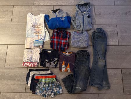 Kleiderpaket Gr. 128 Junge lang warm
