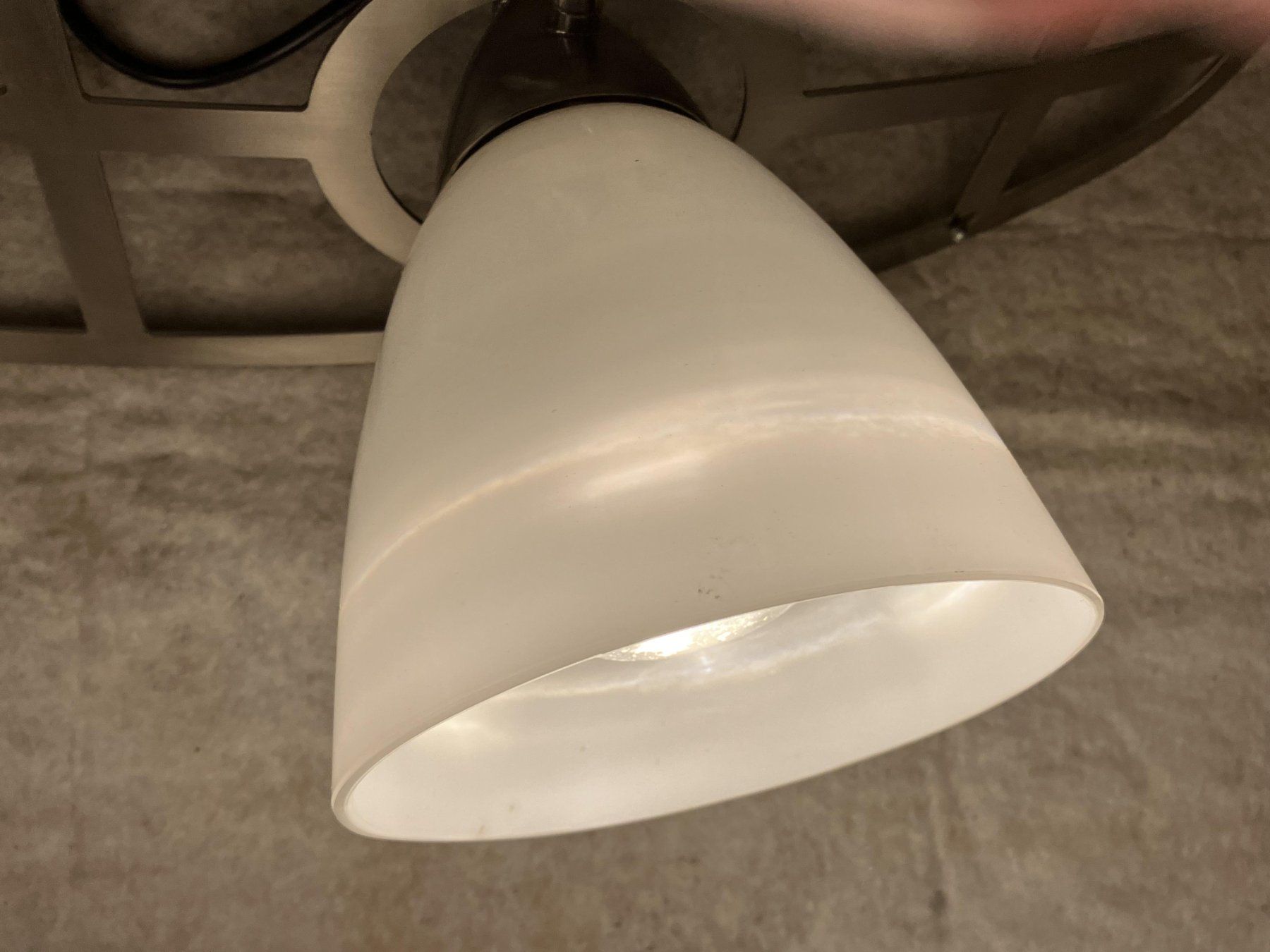 Kronleuchter & Deckenlampen: DESIGNLEUCHTE AUS CHROMNICKELSTAHL – Gebraucht aus Weinfelden von Tissott 5