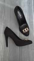 Estrada Pumps - 37 - Schwarz mit Schmuckbrosche