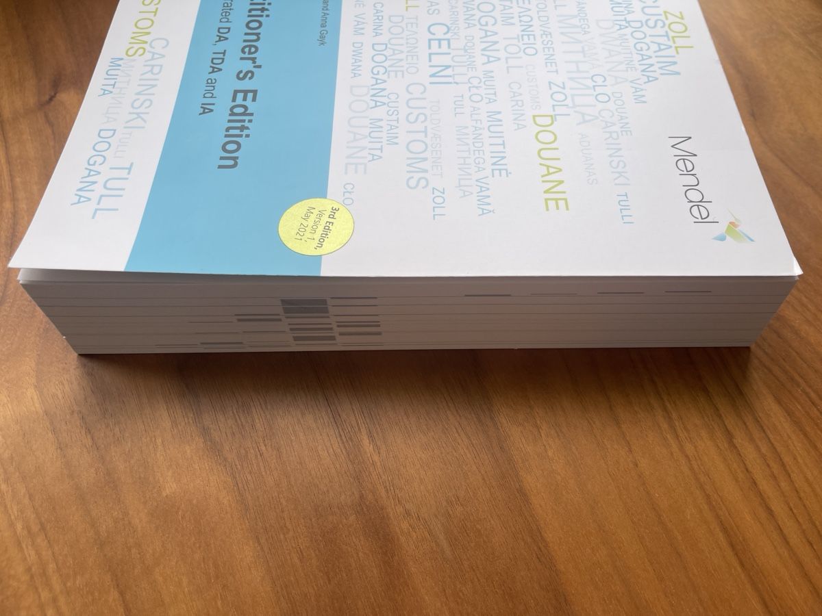 Libri: UCC Practitioner's Edition 3rd Edition – Nuovo (secondo la descrizione) da Rüschlikon venduto da bur_7r8m 3