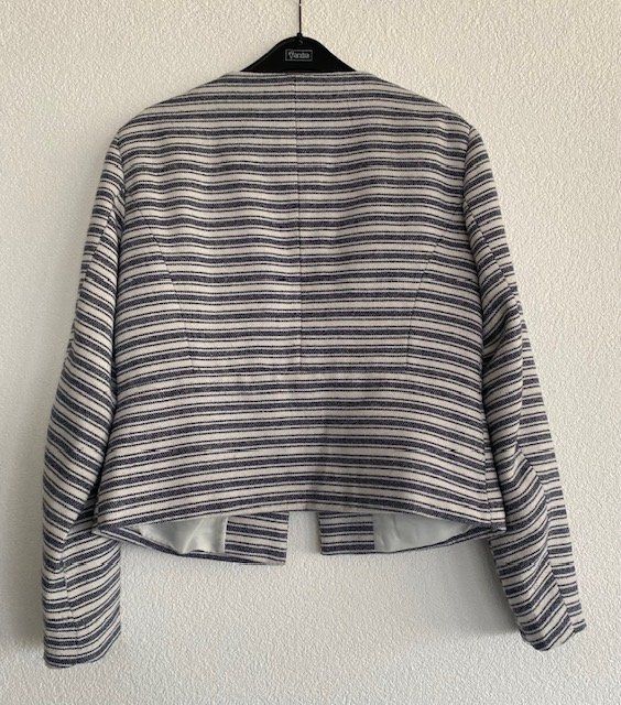 Only Jacken: Blazer gestreift Gr. 42 Top Zustand, ONLY – Gebraucht aus Ergisch von July64 1