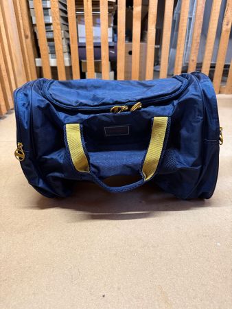 Kleine blaue Sporttasche