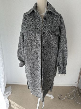 H&M Oversize Mantel