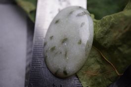 Turmalin  Grün         Cabochon 35ct  ab 1.-