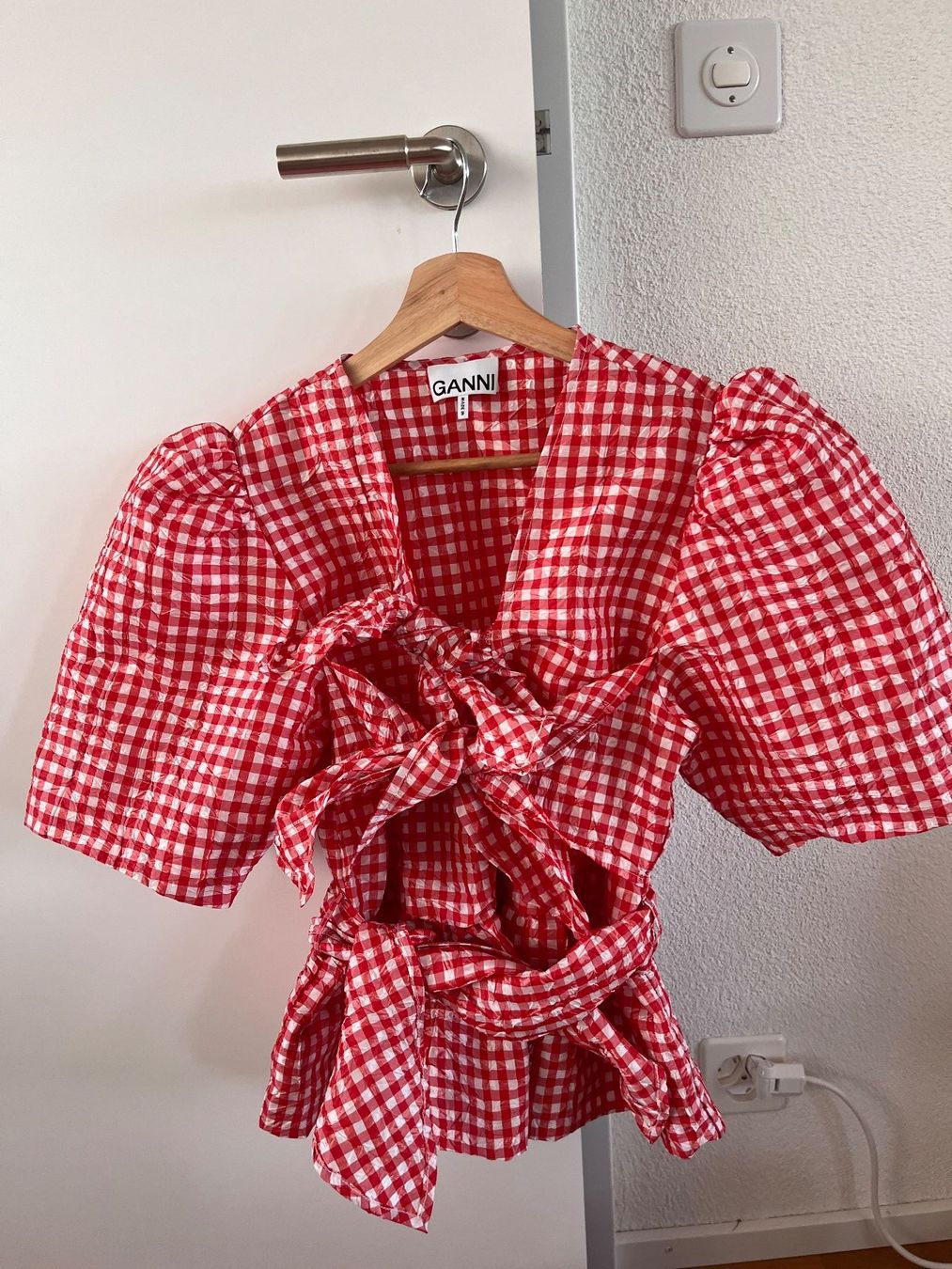 Ganni Camicette: GANNI Blusenshirt Red – Usato da Glattpark(Opfikon) venduto da pau_w672 1