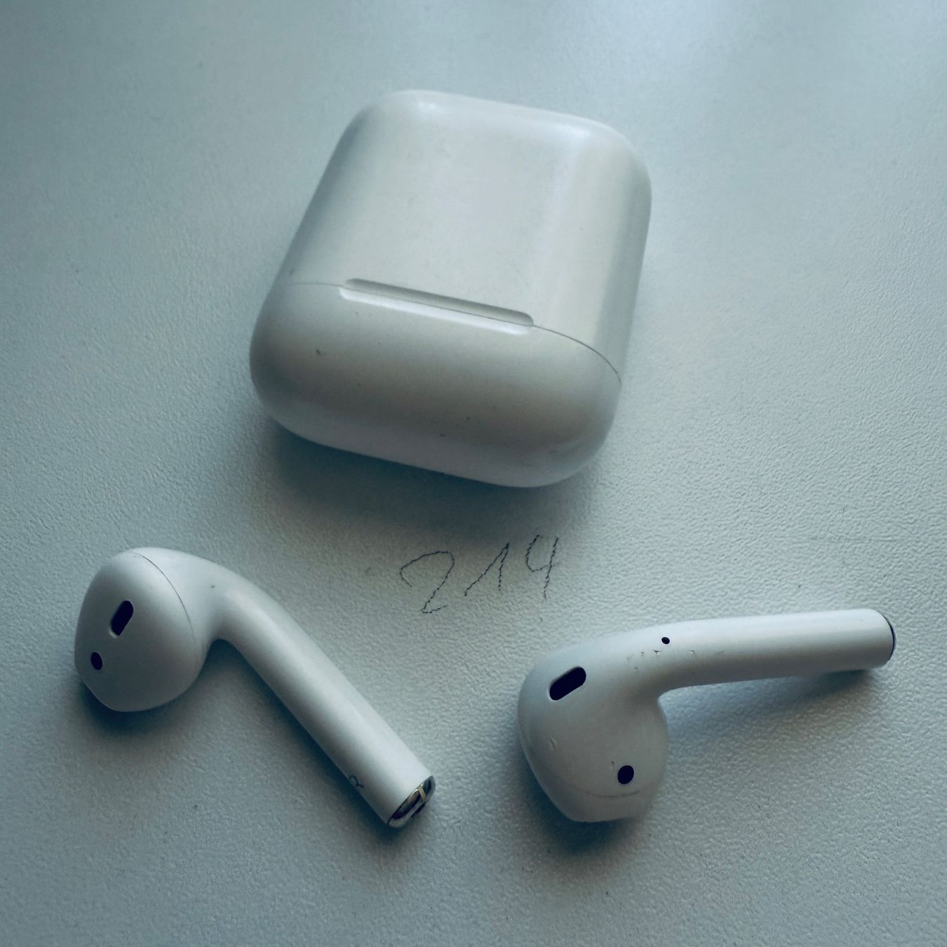 Apple Cuffie: Original Apple AirPods 2 Gen. Wireless Kopfhörer & Case – Usato da Basel venduto da MY.AIRPODS.SHOP 7