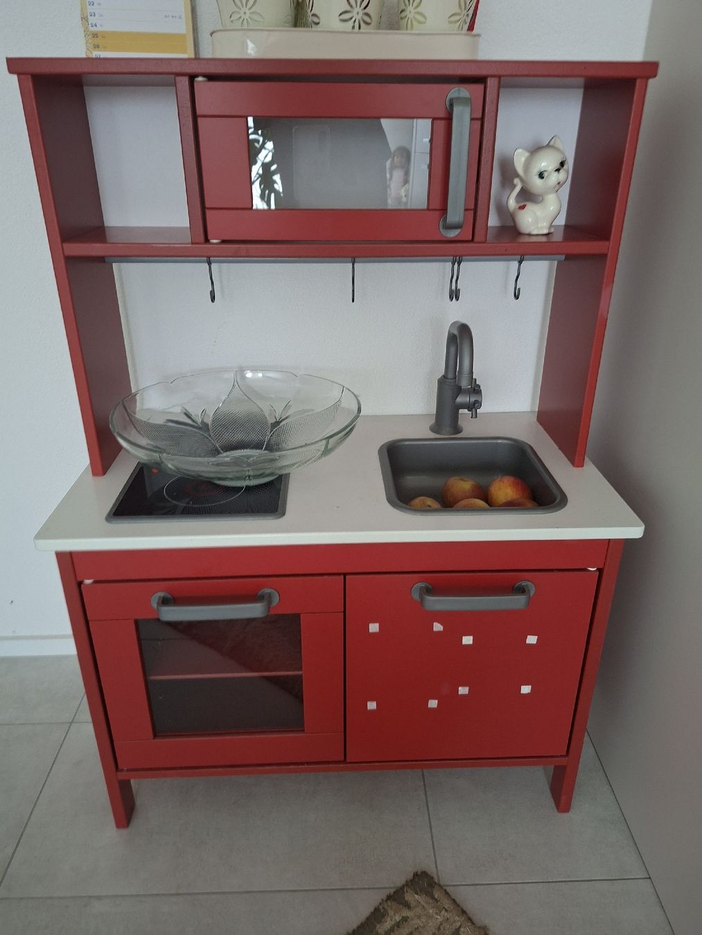 Ikea Spielzeuge: Kinderkueche rot  – Gebraucht aus Grünen von Maikel