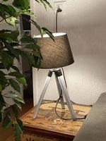 Ständerlampe / Nachttischlampe