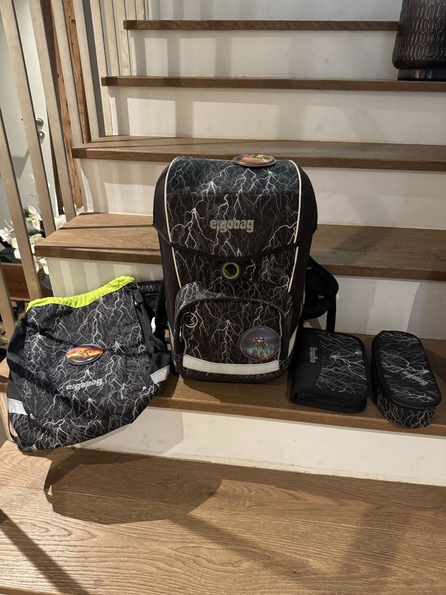 Kindertaschen: Schulrucksack Ergobag Cubo Light Super ReflektBaer Set – Gebraucht aus Urdorf von des_c5dk