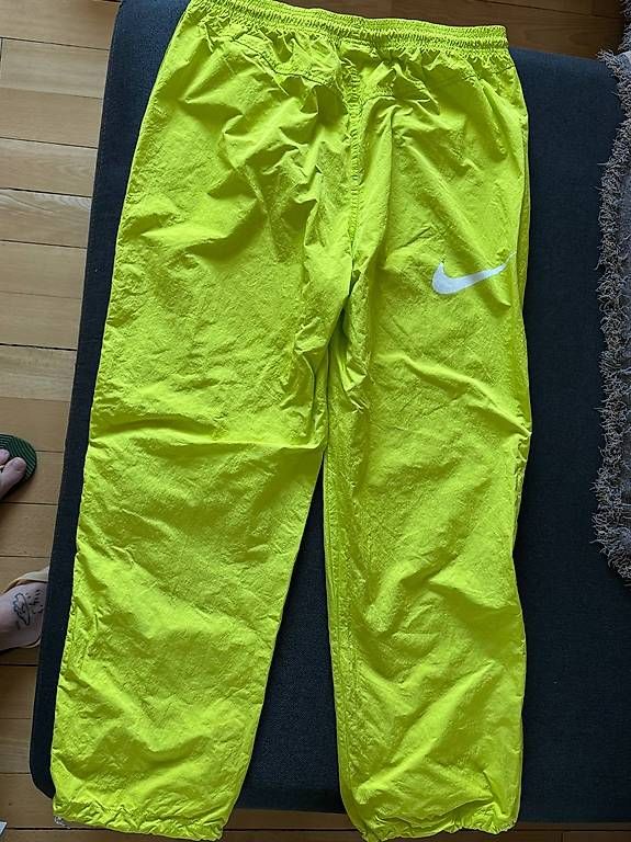 Nike Pantaloni: Nike x Stussy Nylon Track Pants – Usato da Obernau venduto da pet_rtf8 1