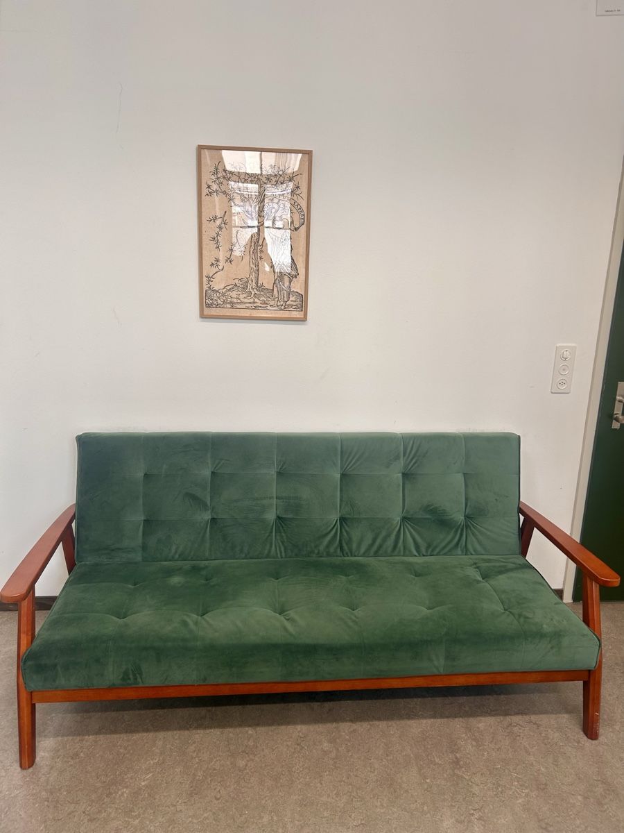 Divani: Mid-Century-Style-Samtsofa in Dunkelgrün – Usato da Zürich venduto da noe_8qrm