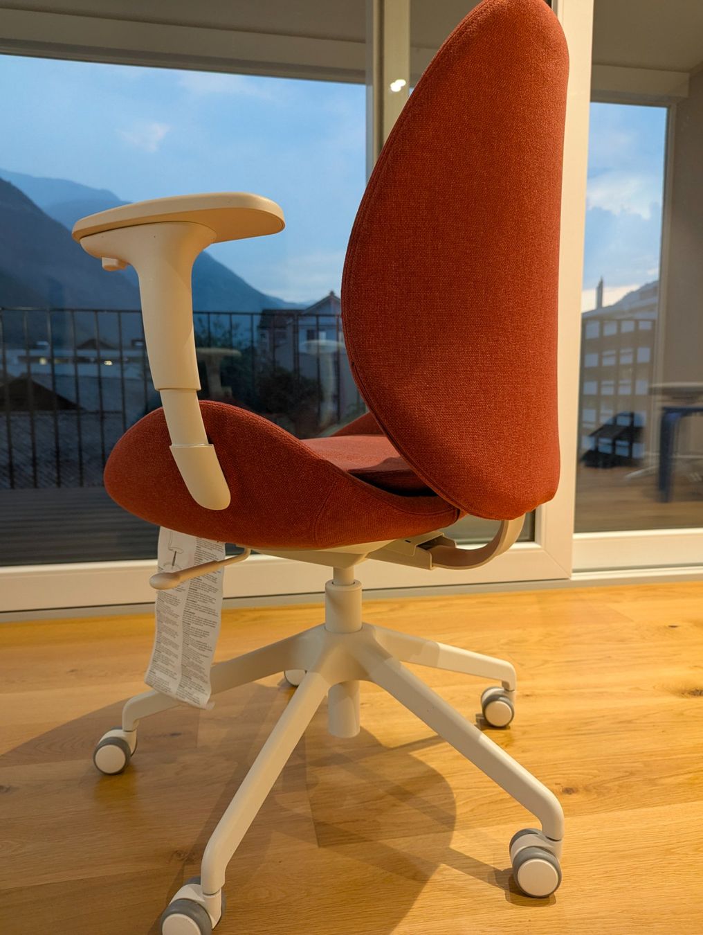 Ikea Chaises: IKEA ergonomic chair HATTEFJÄLL – D'occasion à Glis par ana_s8jf 2