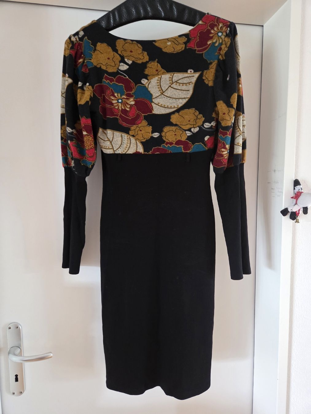 Kleider: Damen Kleid, figurbetonte, Gr. 38 – Gebraucht aus Pfäffikon ZH von e13_x2n5 1