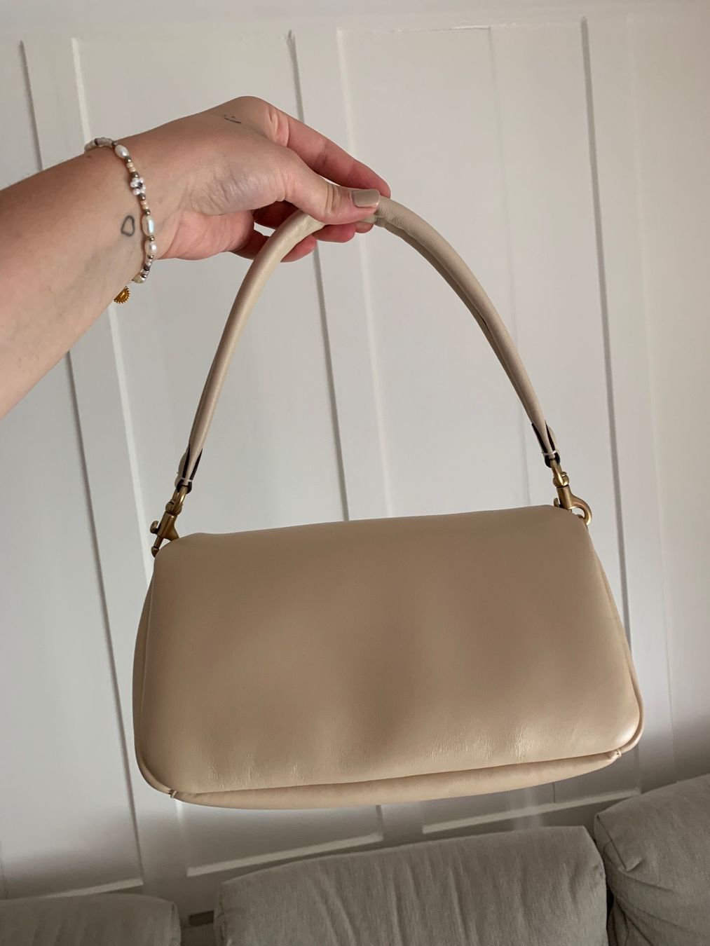 Coach Borse da donna: Coach Handtasche Pillow, beige – Usato da St.Gallen venduto da fromhandtohand 1