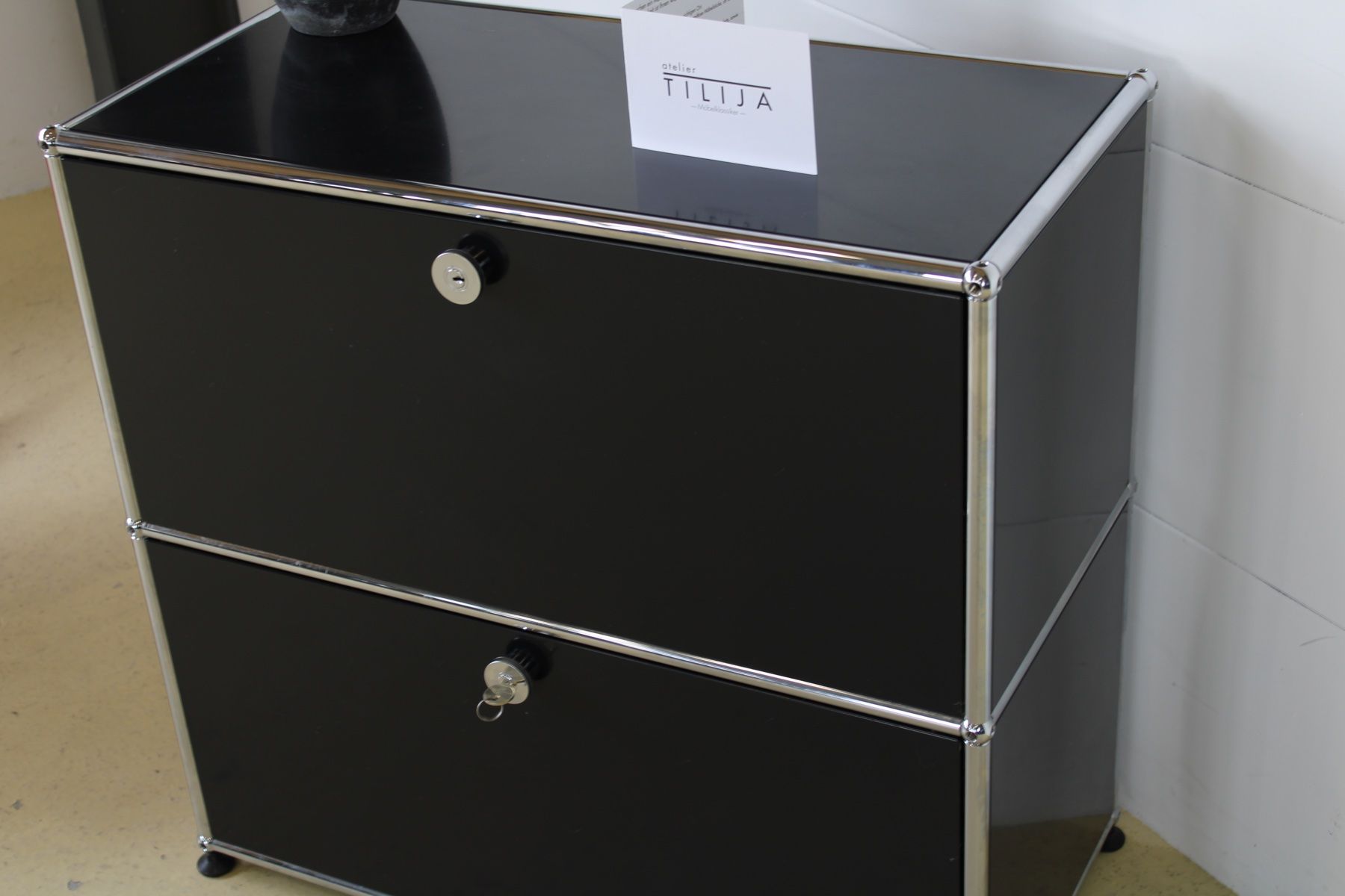 USM Cassettiere: USM Sideboard in Schwarz, Umbau möglich – Usato da Meinisberg venduto da atelier_TILIJA 5