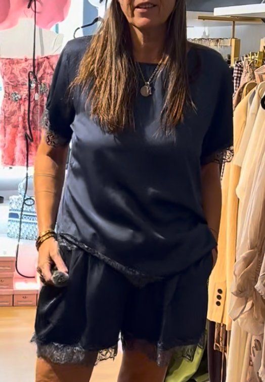 Pantalons: Leichte Shorts mit Seide – Neuf avec emballage d'origine à Zürich par Naebeli 1