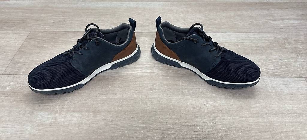 Scarpe da uomo: Bugatti sneakers bleus neufs -42 – Usato da Enney venduto da rem_87my 2
