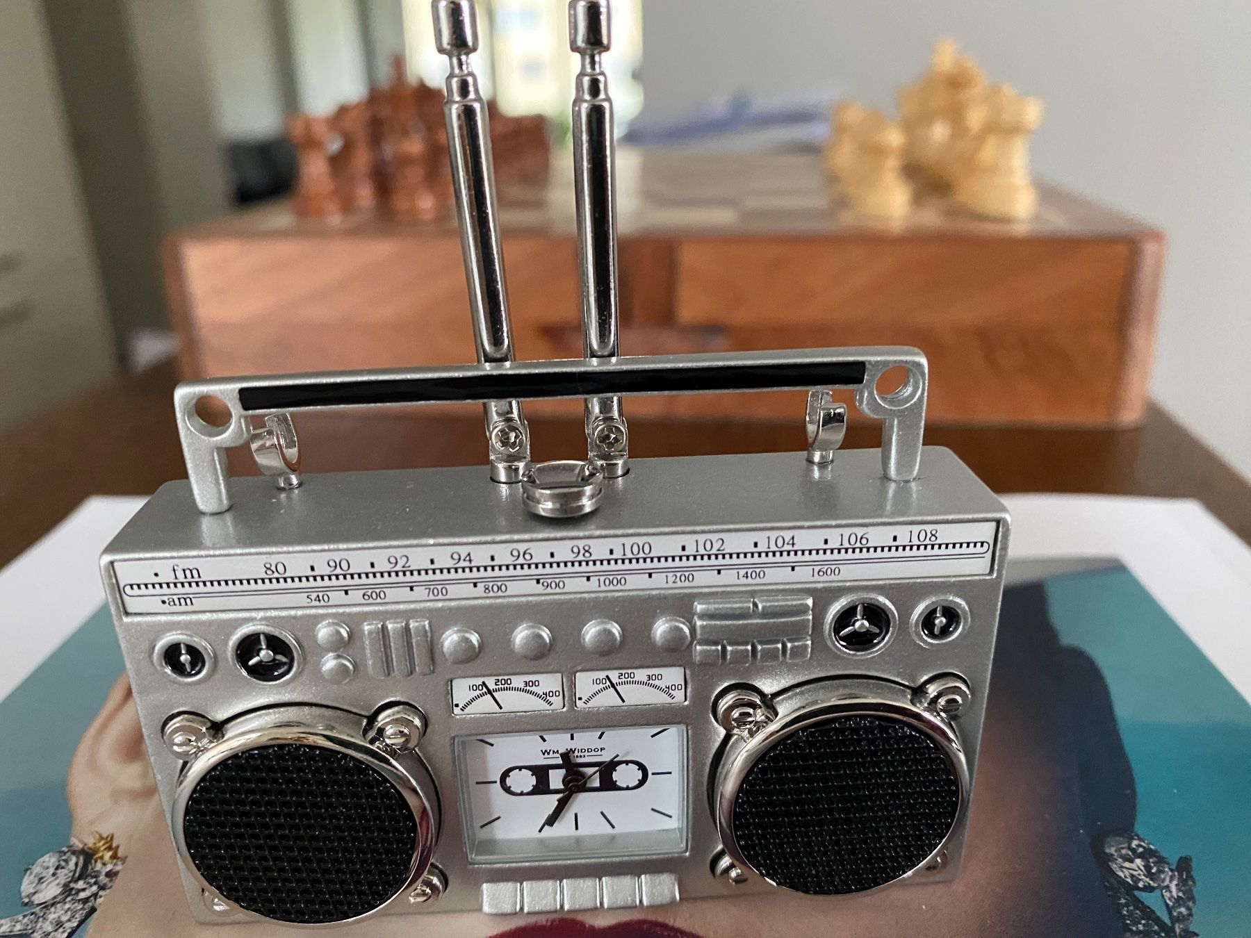Uhren: WM.WIDDOP MINIATURE CLOCK RADIO SILVER – Neu und originalverpackt aus Luzern von Sommer_26 1