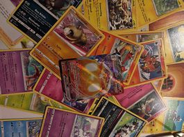 35 Pokémon Karten