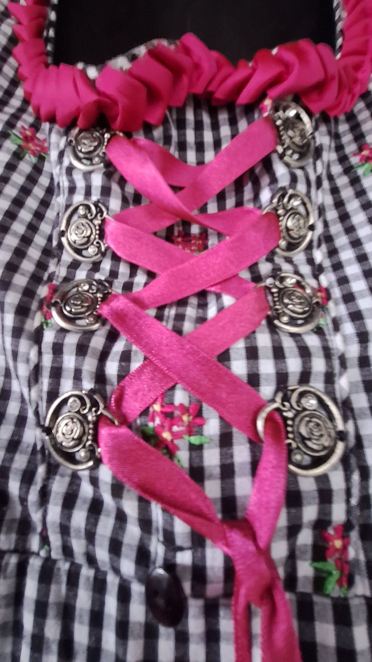 Kleider: Dirndl Kleid mit Schürze – Gebraucht aus Weinfelden von JoeBaer 2