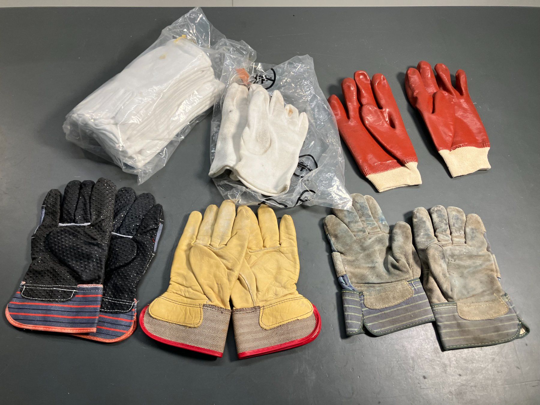 Gants & mitaines : Post. m. div. Arbeitshandschuhen Gr. L neu & gebr. ab 1.- – D'occasion à Lichtensteig par Buy24International 1