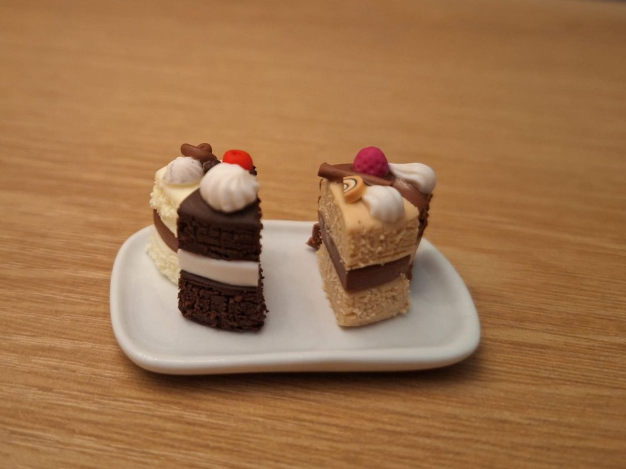 Case e mobili per bambole: Handmade Tortenstücke – Nuovo (secondo la descrizione) da Zürich venduto da HandmadeTinyFood 4