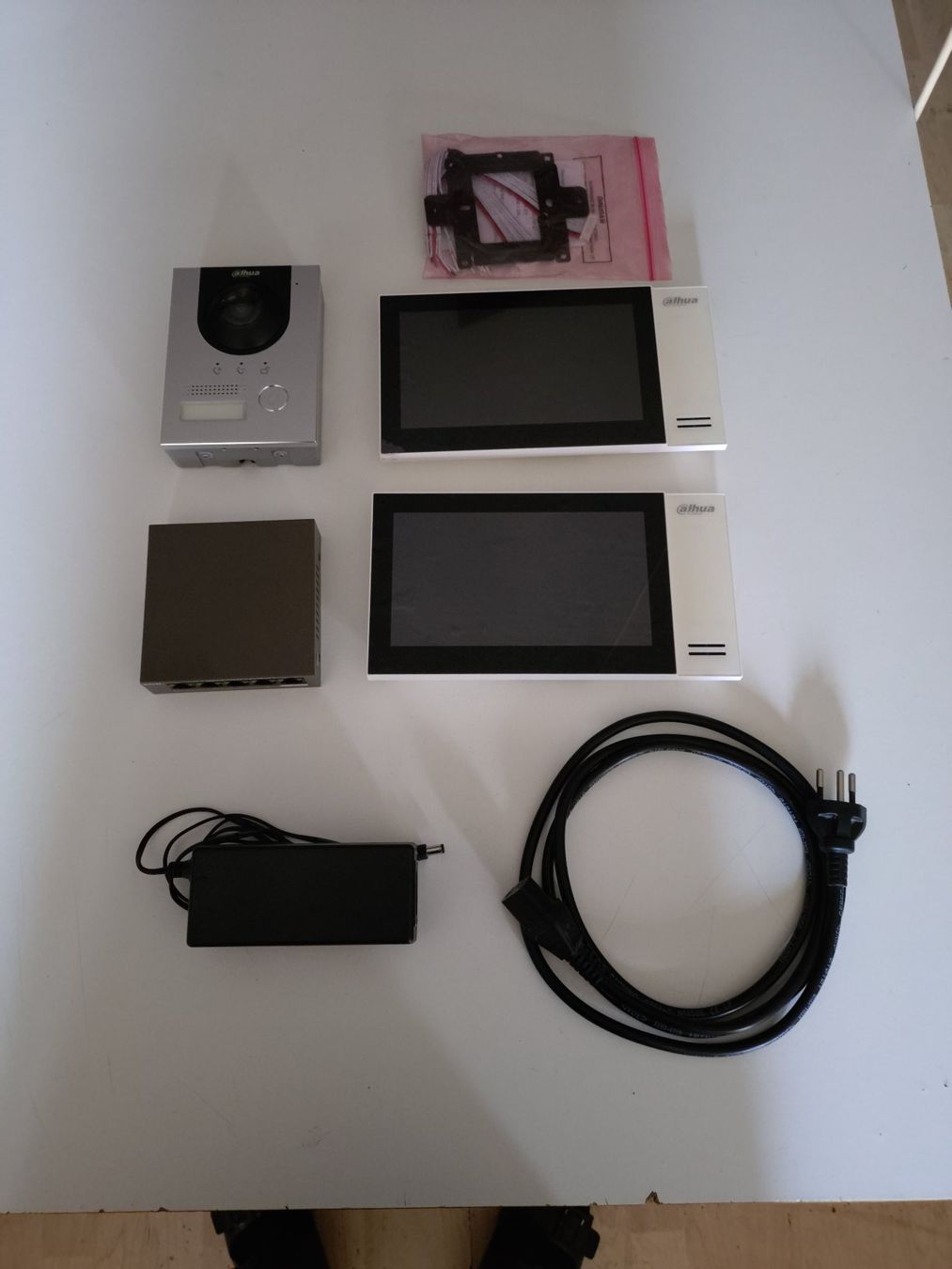 Videocamere: Intercom- Set (IP/SIP), gebraucht. – Usato da Ennenda venduto da Maess
