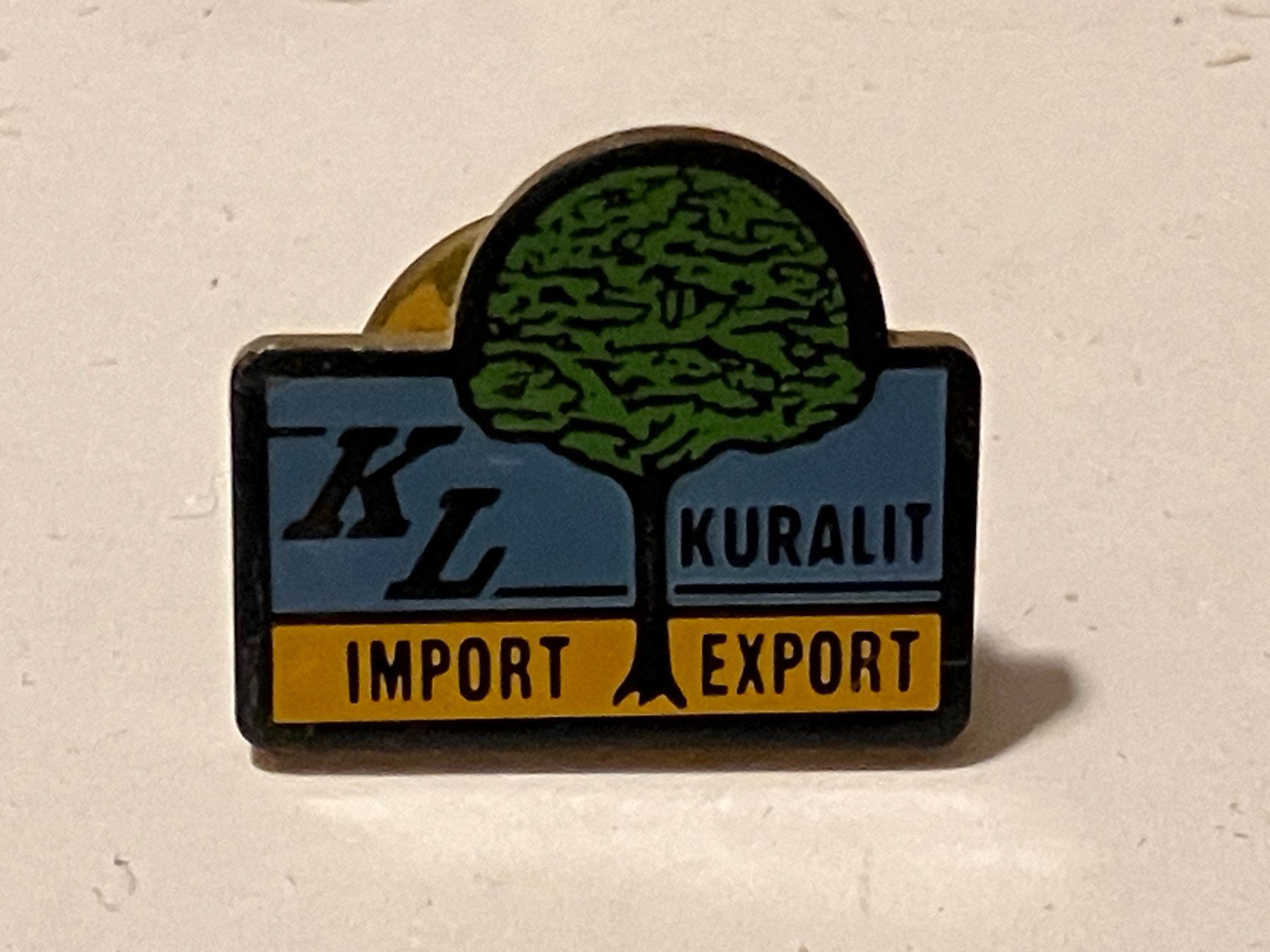 Placchette & Badge: 1 Pin Kuralit Import Export – Usato da Basel venduto da djwwpp