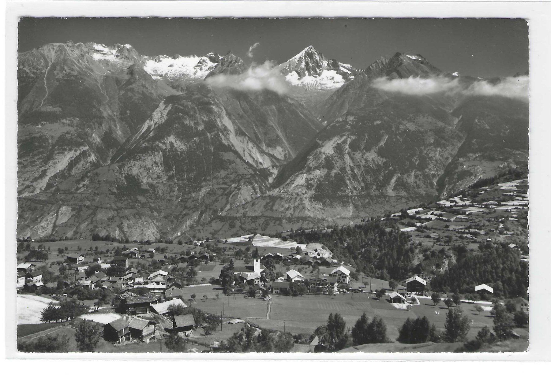 Cartoline postali: 21.7.62Luftbild Unterbäch Wallis/unberbauts Dorf/Ortstempel – Nuovo (secondo la descrizione) da Zürich venduto da Hagliweg
