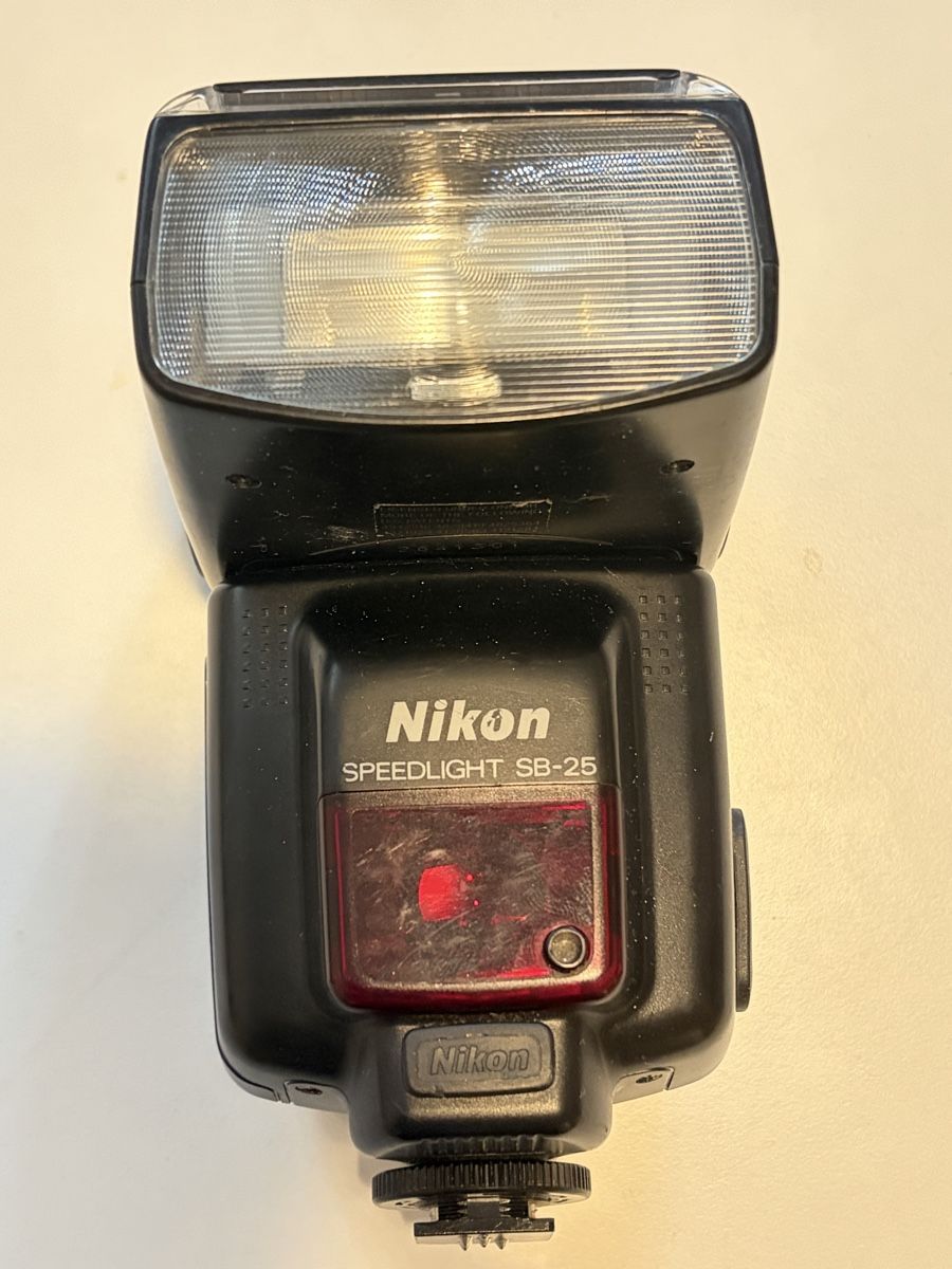 Nikon Blitze: Nikon Flash SB-25 Autofocus Speedlight – Neu (gemäss Beschreibung) aus Fribourg von ani_qj7v