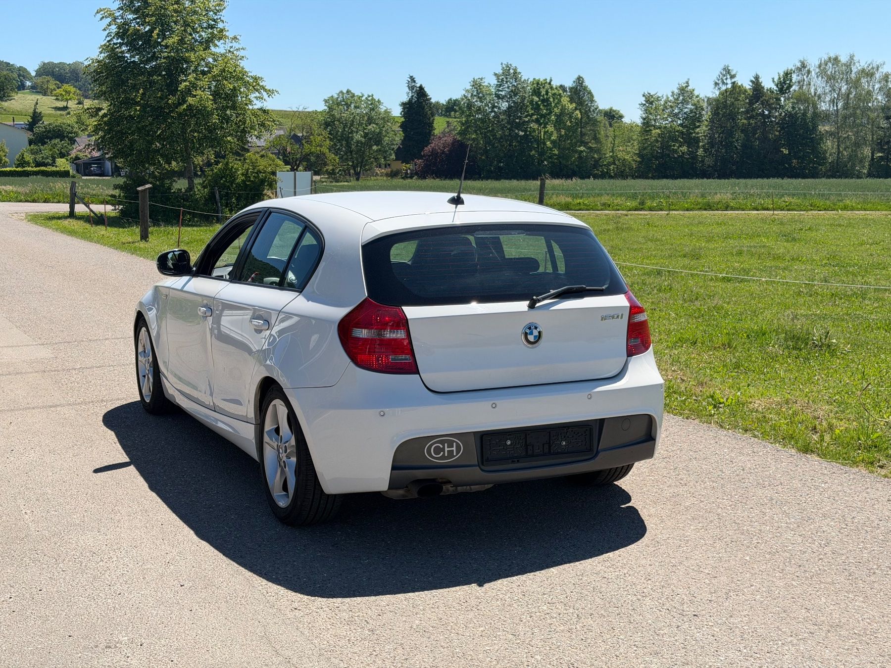 BMW Autos: BMW 120i M Paket – D'occasion à Siblingen par Zaidan.Auto_Ankauf 2