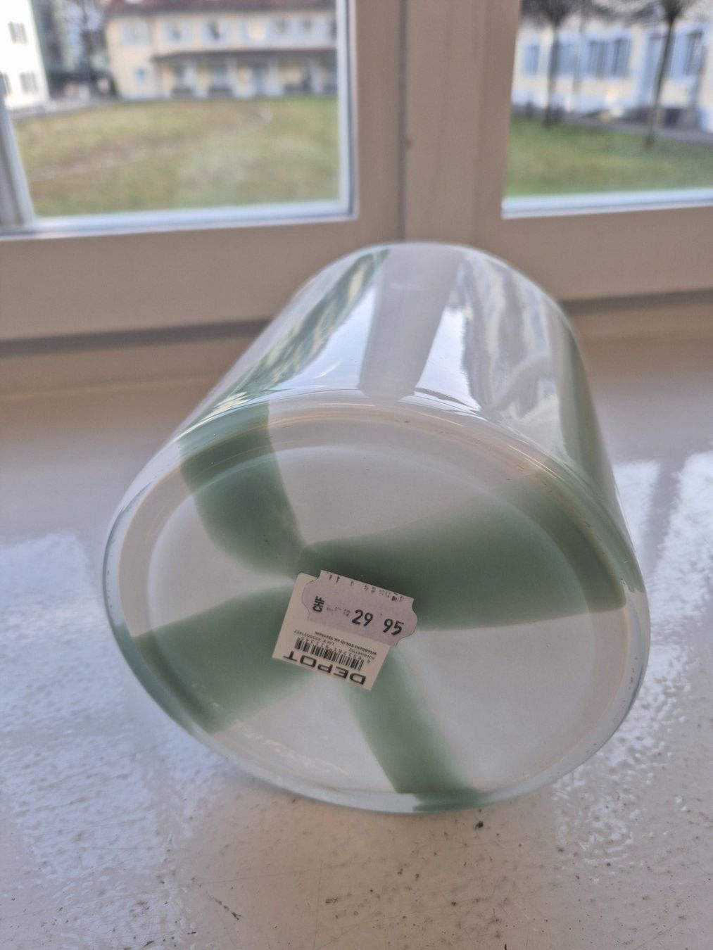 DEPOT Vase, grün-weiss, neuwertig 👍 (Neu (gemäss Beschreibung)) in Luzern für CHF 6 – nur Abholung auf Ricardo kaufen