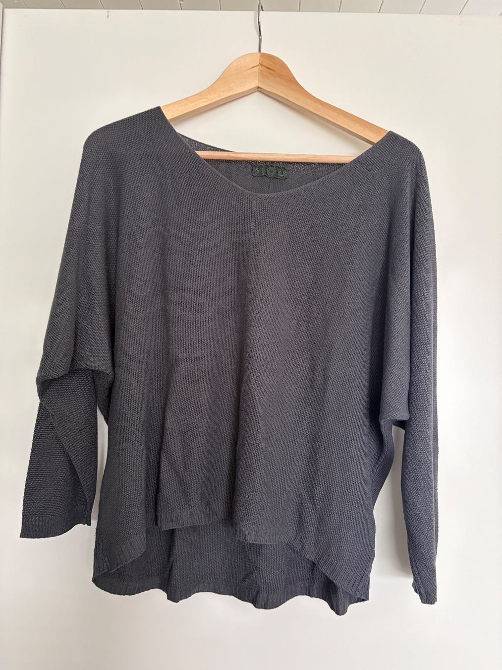 Pullover & Sweatshirts: Damenpulli Gr. L grau – Gebraucht aus Obergösgen von Andre118