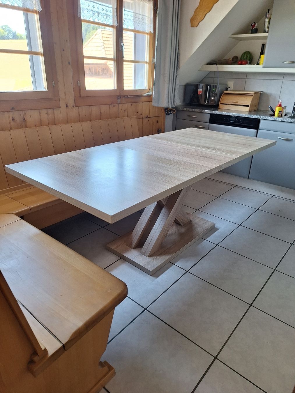 Tables: Esstisch Eiche Optik gebraucht mit Gebrauchsspuren – D'occasion à Rüegsau par Heud0