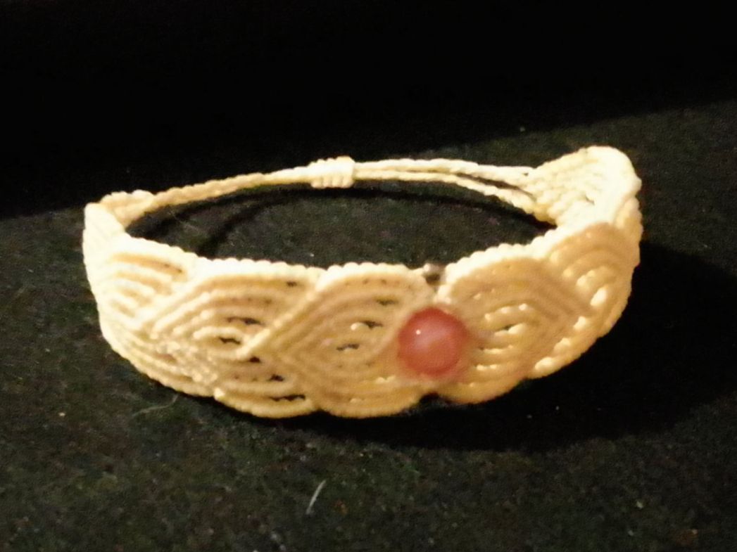 Armbänder & -reifen: handgemachtes Makramee Armband mit Karneol Perle – Neu (gemäss Beschreibung) aus Pfäffikon ZH von Emporos_42