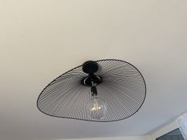 Plafonnier design en métal noir forme organique bon état